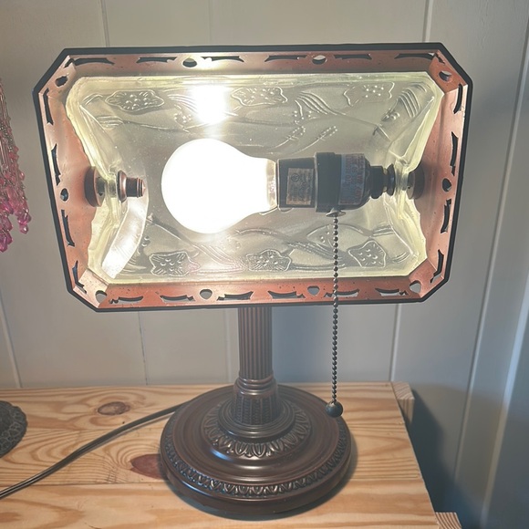 Vintage Style Bronze and Cream Table Lamp - Picture 9 of 11